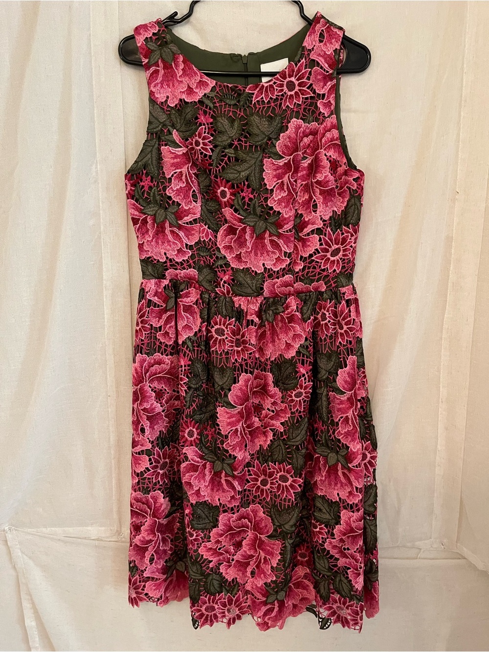 Sleeveless Pink Floral Lace Dress with Green Accents